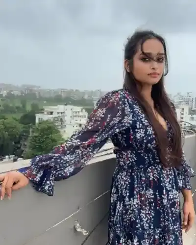Khatima Escorts